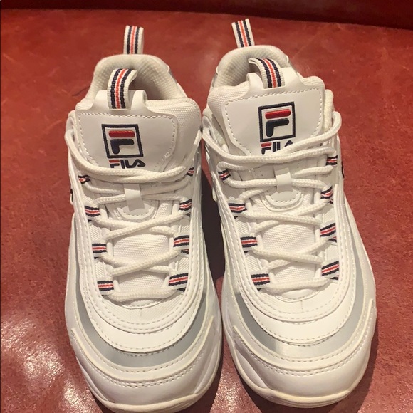 White Fila sneakers - Picture 2 of 5